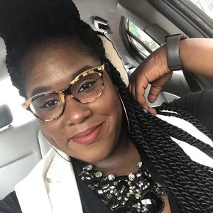 Meet your Posher, Adrienne